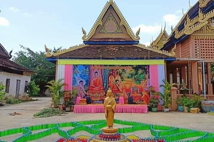 Private Siem Reap City Tour: War Museum, Artisans d'Angkor & Old Market photo 1