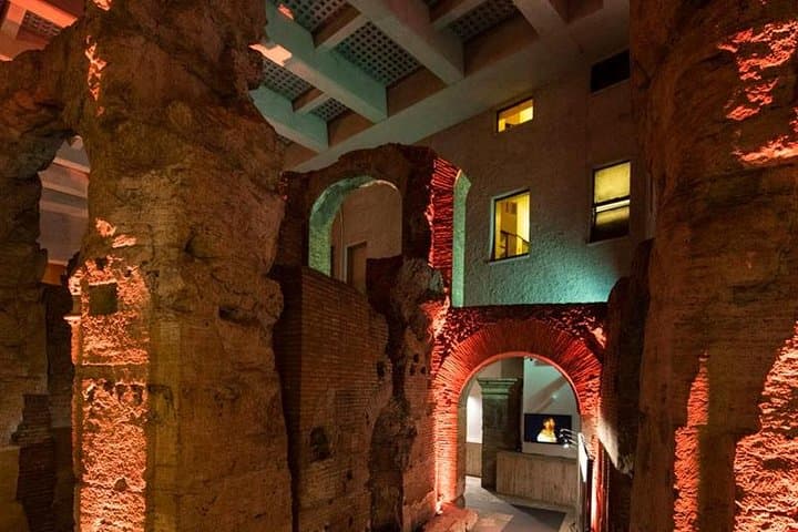 Rome Underground & Piazzas Walking Tour — Pantheon, Trevi, Domitian's Stadium photo 5