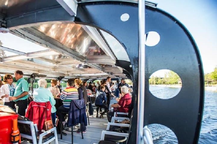 Rideau Canal Cruise: 90-Minute Electric Boat Tour of Ottawa photo 2