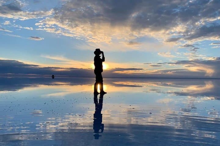 Uyuni Salt Flats Sunset & Stargazing Private Tour — Reflections Under the Milky Way
