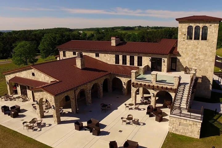 Old Mission Peninsula Wine Route: 5-Hour Traverse City Tasting Tour photo 2