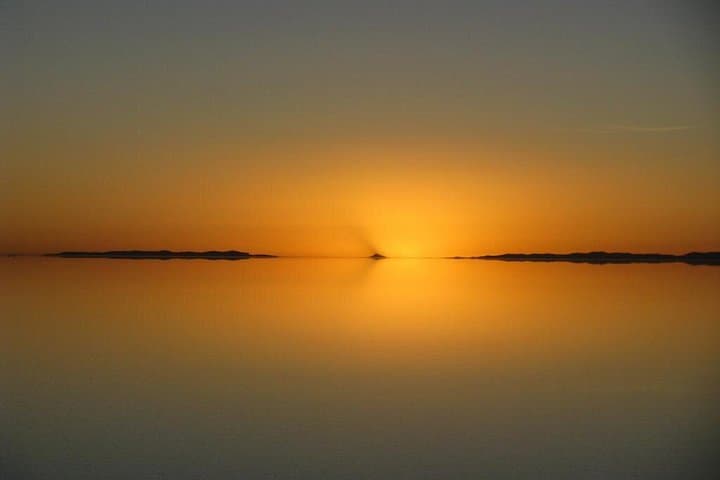Uyuni Salt Flats Starlight & Sunrise Tour — Stargaze and Mirror Sunrise Experience photo 5