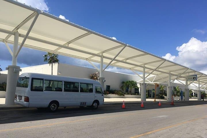 Grand Cayman Shared Airport Transfer — Shuttle Between GCM and Seven Mile Beach photo 4