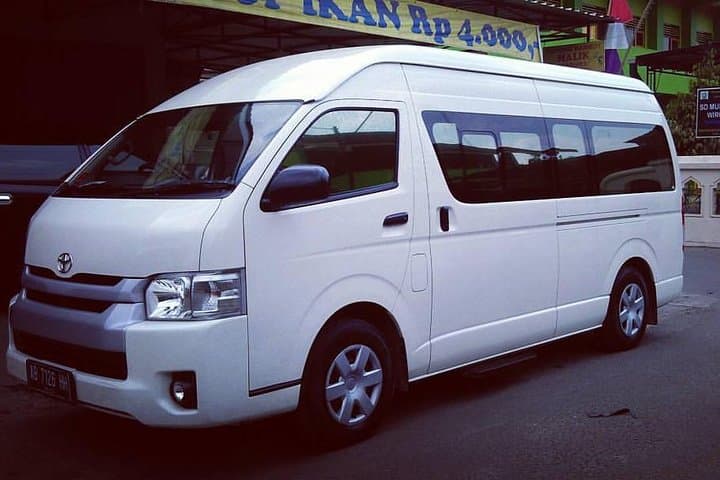 Private Yogyakarta Transport with English-Speaking Driver for Borobudur Kraton Merapi photo 5