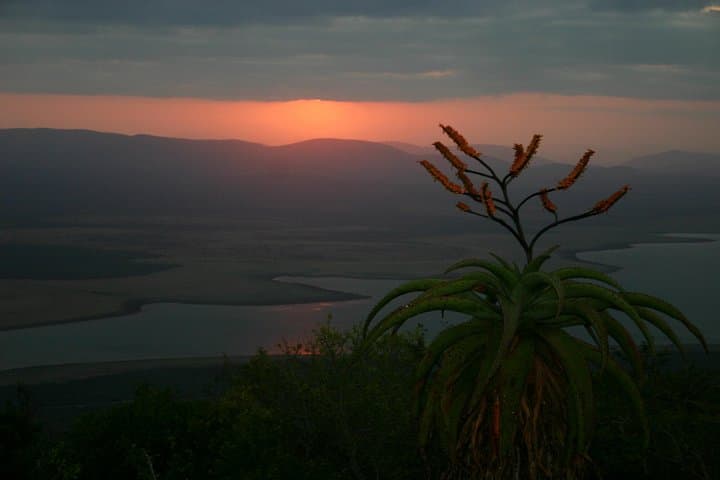 Lebombo Scenic Drive: Lake Jozini Views & Sundowner Tour photo 4