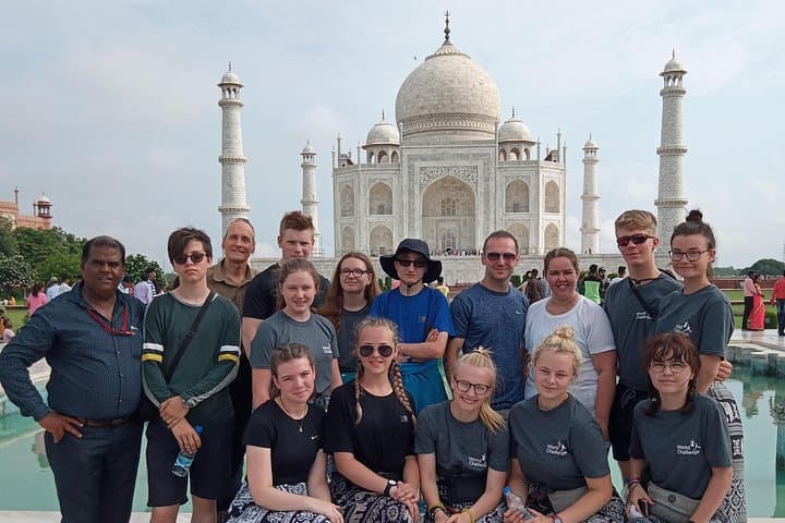 Taj Mahal Express Day Trip: Gatimaan Train from Delhi to Agra