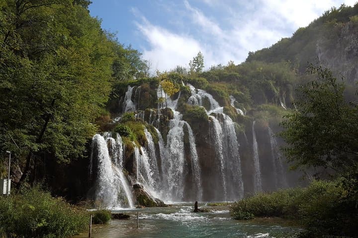 Day Trip to Plitvice Lakes: Walkways, Waterfalls & Rastoke Village photo 5