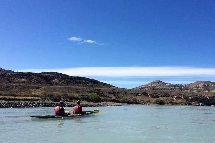 Full-Day Kayaking on Río La Leona: Patagonia’s Steppe-to-Cerros Paddle