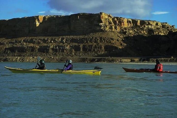 Full-Day Kayaking on Río La Leona: Patagonia’s Steppe-to-Cerros Paddle photo 4