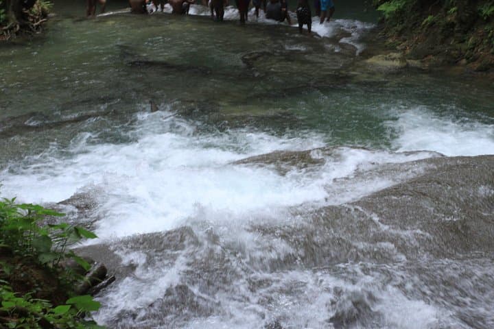 Benta River Falls and Rick's Cafe Day Trip from Montego Bay: Waterfalls, Cliff Views & Mud Baths
