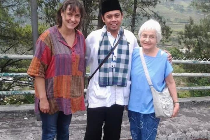 Bogor West Java Day Tour — Tea Plantations, Botanical Gardens & Safari photo 4