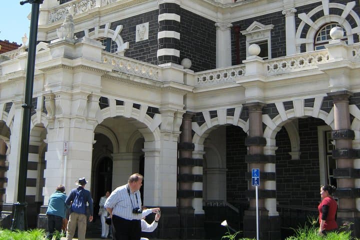 Dunedin Heritage Highlights Walk: Octagon to Railway Station Guided City Stroll photo 3
