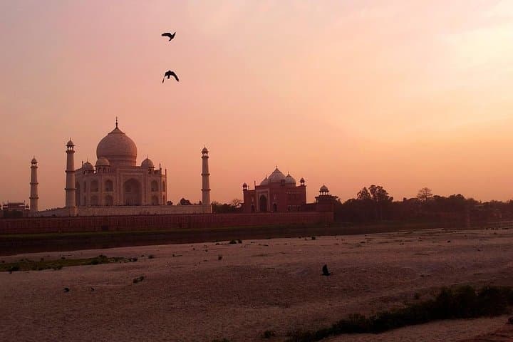 Golden Triangle with Mandawa: Sunrise at the Taj and Shekhawati Havelis photo 4