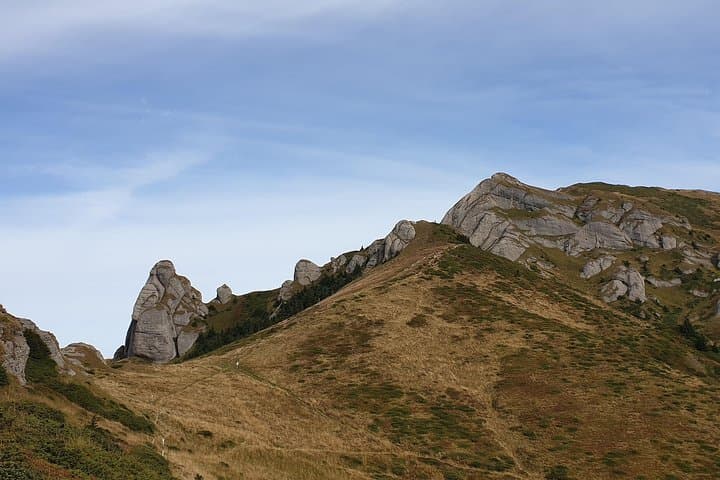 Ciucaș Peak Day Hike from Brașov — Summit 1954m via Bratocea Pass photo 5