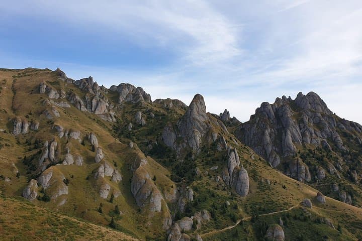 Ciucaș Peak Day Hike from Brașov — Summit 1954m via Bratocea Pass photo 3