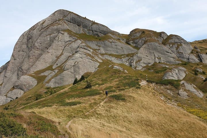 Ciucaș Peak Day Hike from Brașov — Summit 1954m via Bratocea Pass photo 6