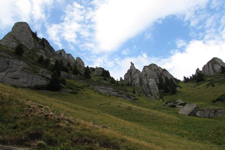 Ciucaș Peak Day Hike from Brașov — Summit 1954m via Bratocea Pass photo 2