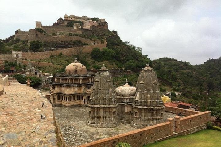 Kumbhalgarh Fort Day Trip from Udaipur — Walls, Wildlife & Hilltop Views photo 1