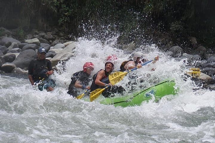 Rafting Río Negro: Baños Ecuador Class III+ and IV Adventure photo 6