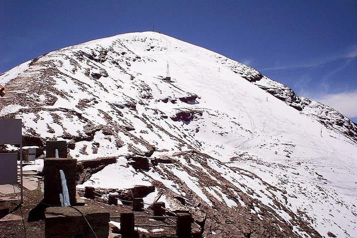 Chacaltaya and Valle de la Luna: High-Altitude Day Tour from La Paz