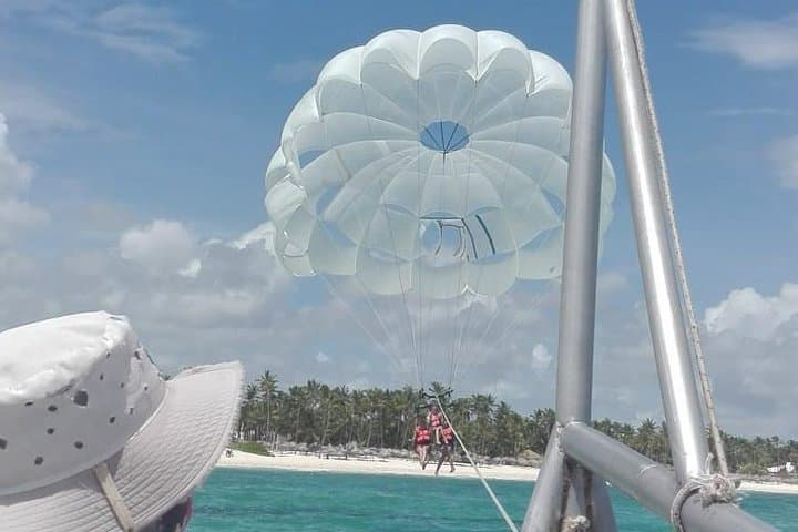Parasailing Over Bávaro Beach — 10-Minute Aerial Experience in Punta Cana photo 4