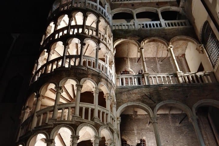Venice Ghost & Legends Walking Tour: Murders, Mysteries & Night Walk photo 5