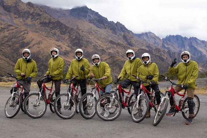Inca Jungle Trail to Machu Picchu: 4-Day Bike, Hike & Raft Adventure