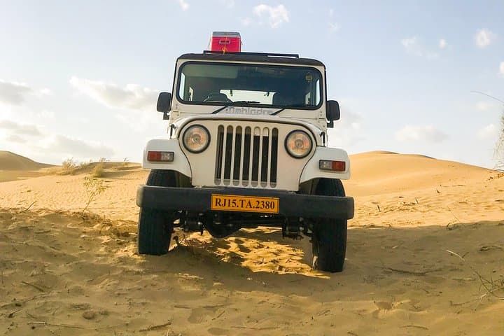 Jaisalmer 4x4 Jeep Desert Safari: Sunset Dunes, Abandoned Villages & Night Camp