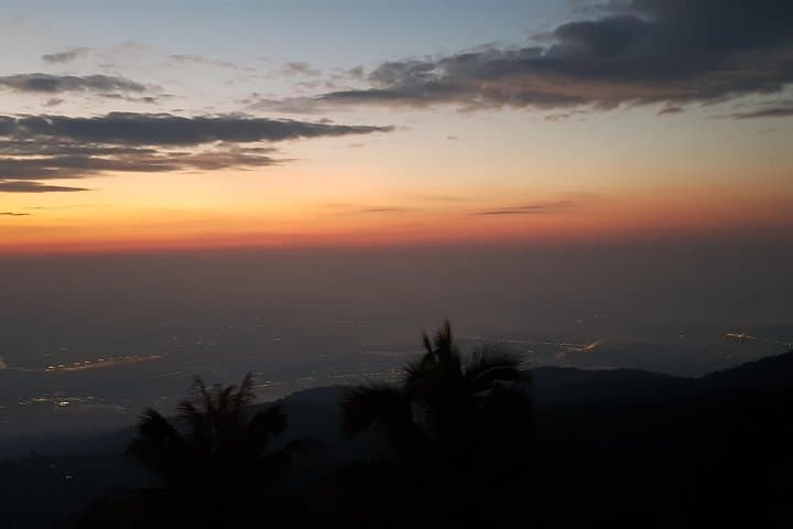 Sunrise at Doi Suthep: Chiang Mai Morning Temple Tour photo 3