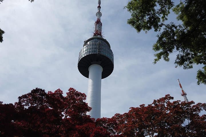 Seoul Modern History Tour: Tracing K-Democracy Through Palaces, Markets & Protest Sites photo 3