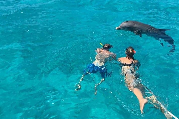 Grace Bay Private Catamaran: 7-Hour Sail, Snorkel & Beach BBQ in Providenciales photo 2