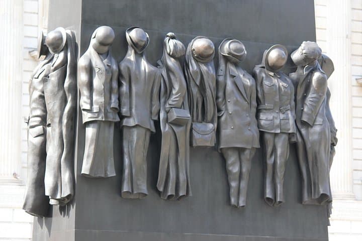 Private Churchill Walking Tour: Explore Winston Churchill's London photo 4