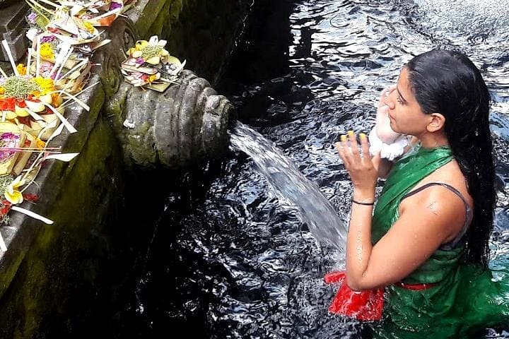 Ubud Waterfalls & Temples Day Trip: Tirta Empul, Tibumana, Kanto Lampo & Tegalalang photo 5