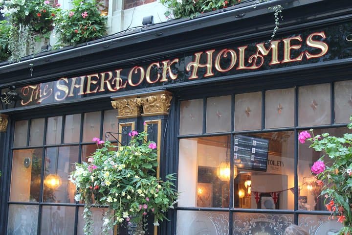 Private Pub Tour of Central London: Historic Pubs & Guided Tasting photo 2