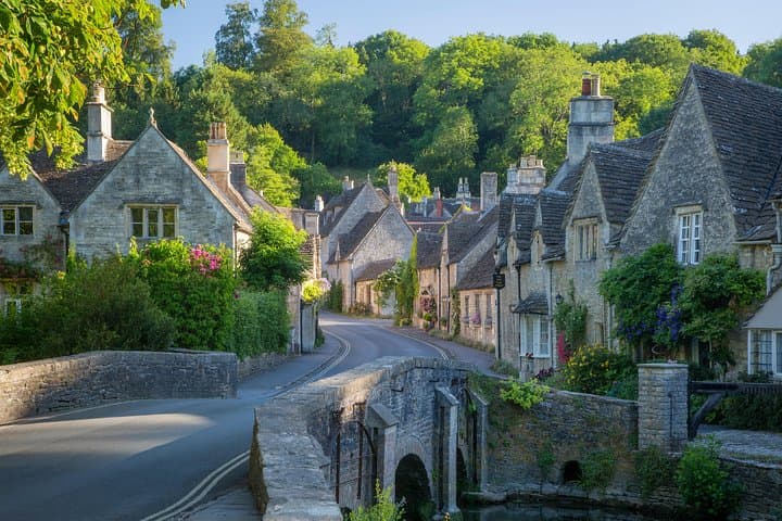 Full-Day Cotswolds Experience from Bath: Small-Group Tour to Bibury & Bourton-on-the-Water