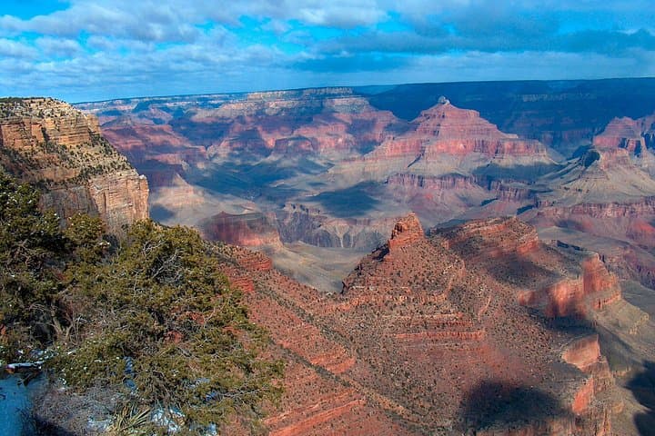 Grand Canyon Aerial Tour from Phoenix: Sedona, Painted Desert & Rim Overflight photo 1