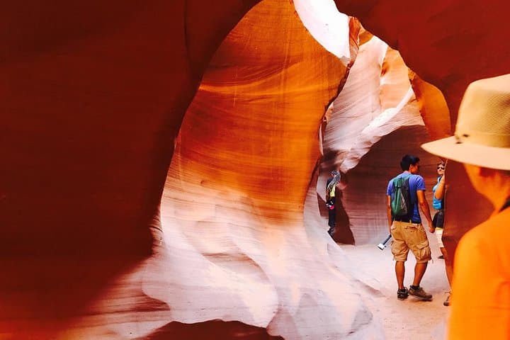 Antelope Canyon and Horseshoe Bend Day Trip from Phoenix — Lower Antelope, Lake Powell & Navajo Culture
