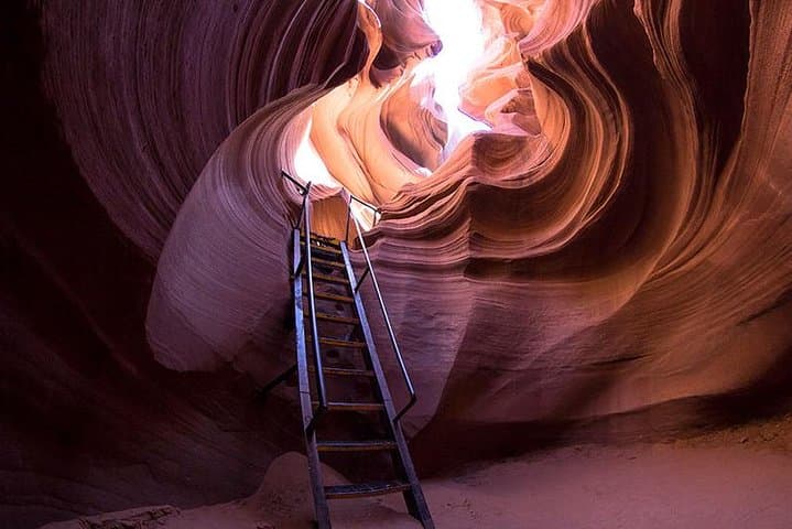 Antelope Canyon and Horseshoe Bend Day Trip from Phoenix — Lower Antelope, Lake Powell & Navajo Culture photo 3