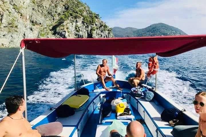 Brunch and Snorkel: Afternoon Boat Tour from Levanto to Cinque Terre photo 2