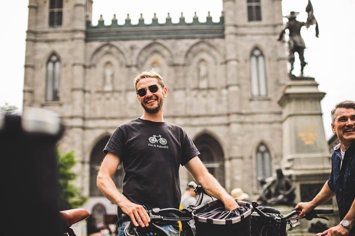 E-bike Tour: Downtown & Old Montreal Waterfront Loop