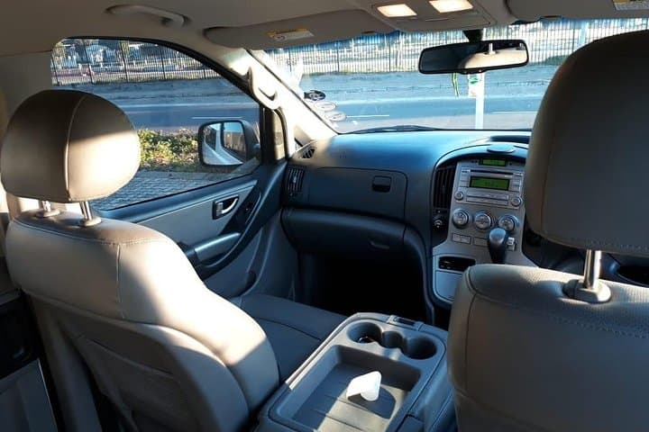 Cape Town Luxury Minibus Hire: Private Air-Conditioned Transport for Small Groups photo 3