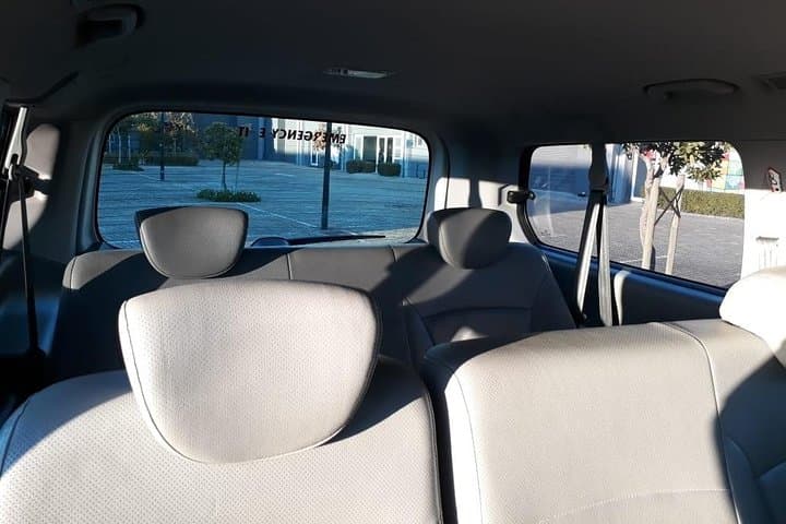 Cape Town Luxury Minibus Hire: Private Air-Conditioned Transport for Small Groups photo 4