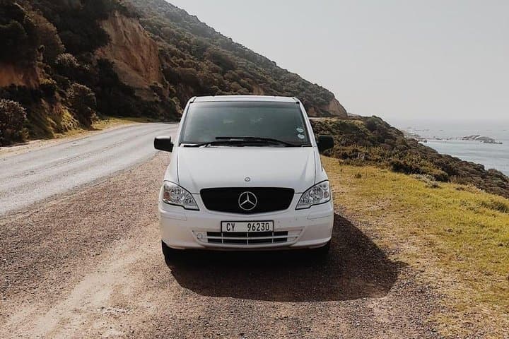 Cape Town Luxury Minibus Hire: Private Air-Conditioned Transport for Small Groups