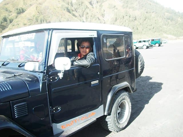 Sunrise Jeep Tour at Mount Bromo: Penanjakan Viewpoint & Bromo Crater