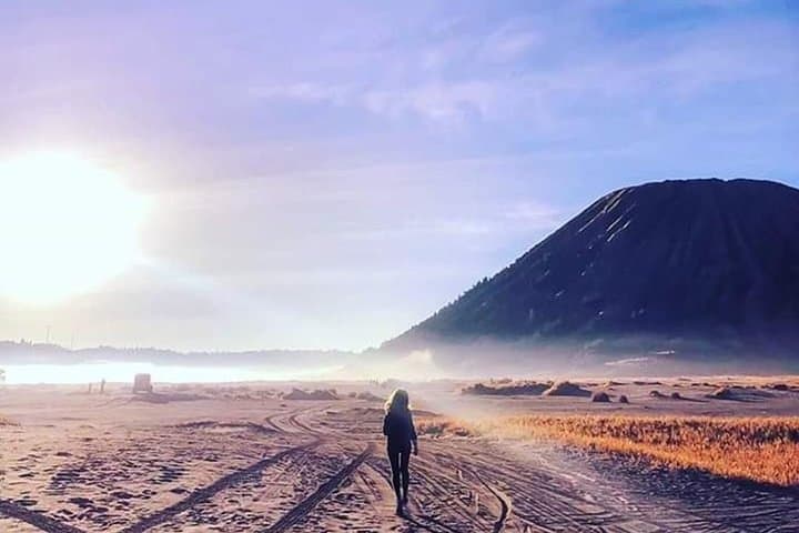 Sunrise Jeep Tour at Mount Bromo: Penanjakan Viewpoint & Bromo Crater photo 2