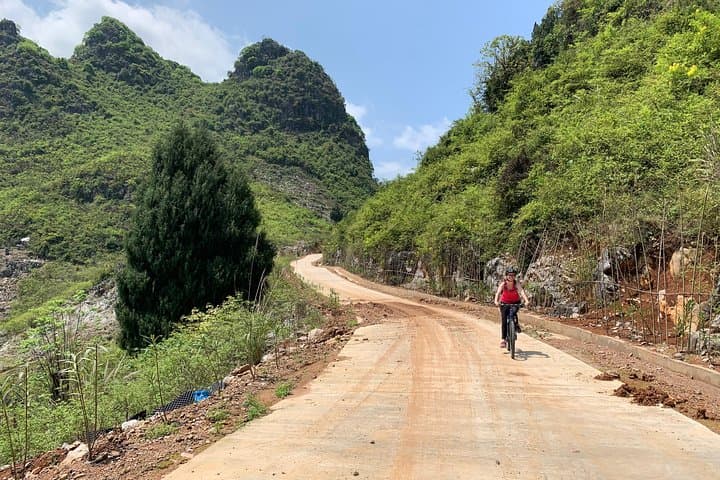 Cycle the Li River: 2-Day Guilin to Yangshuo Biking Adventure photo 6