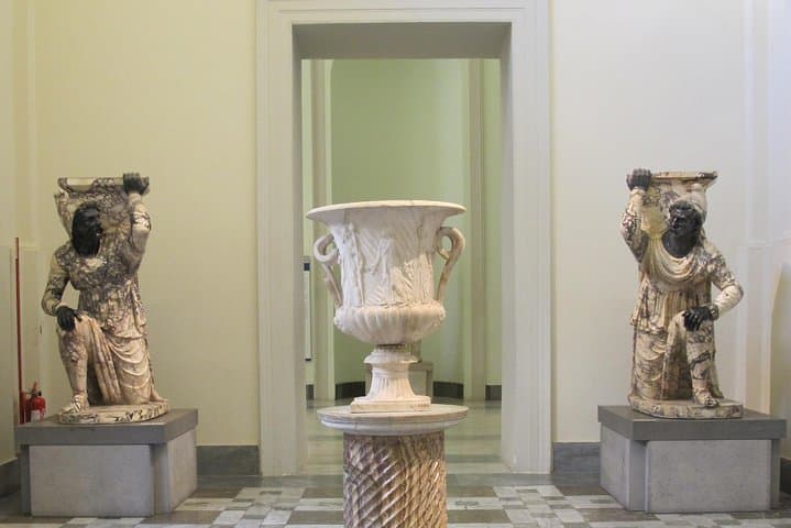 Pompeii and Naples Archaeological Museum: Private Archaeologist-Led Day Tour photo 6