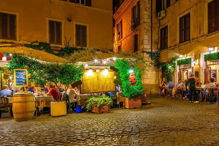 Moonlit Rome E-Bike Tour with Pizza