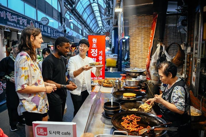 Private Seoul Food Tour: 10 Tastings with a Local Foodie Guide photo 5