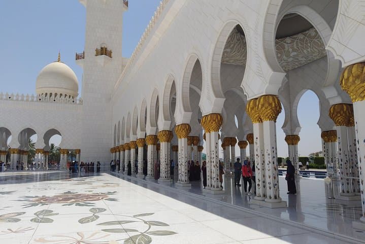 Abu Dhabi Private 8-Hour Highlights Tour with Professional Driver photo 4